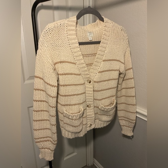 Roan + Ryan Button-Up Cardigan Sweater Women’s Small Cream, Preppy Style - Picture 2 of 3